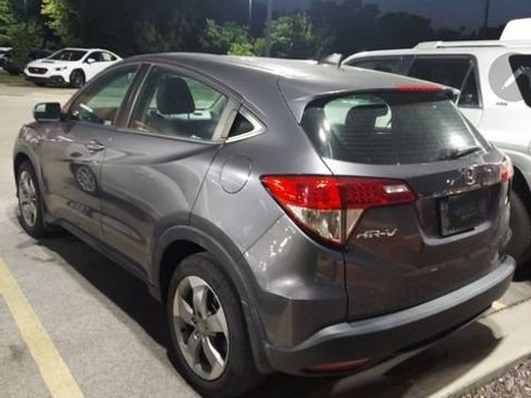 Used 2020 Honda HR-V LX image 2