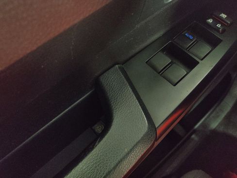 Used 2019 Toyota Tundra SR AWD/4WD image 27