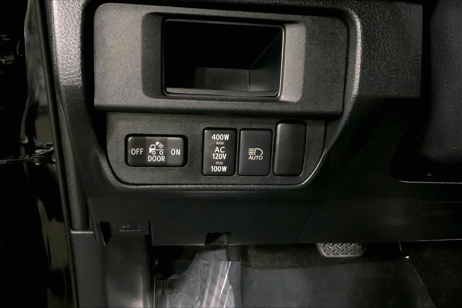 Used 2018 Toyota Tacoma Limited AWD/4WD image 35