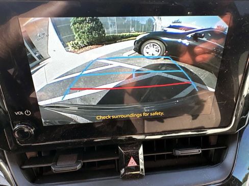 Used 2025 Toyota Corolla SE image 28