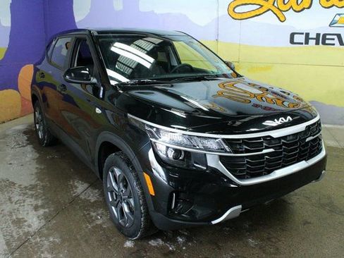 Used 2024 Kia Seltos LX image 4