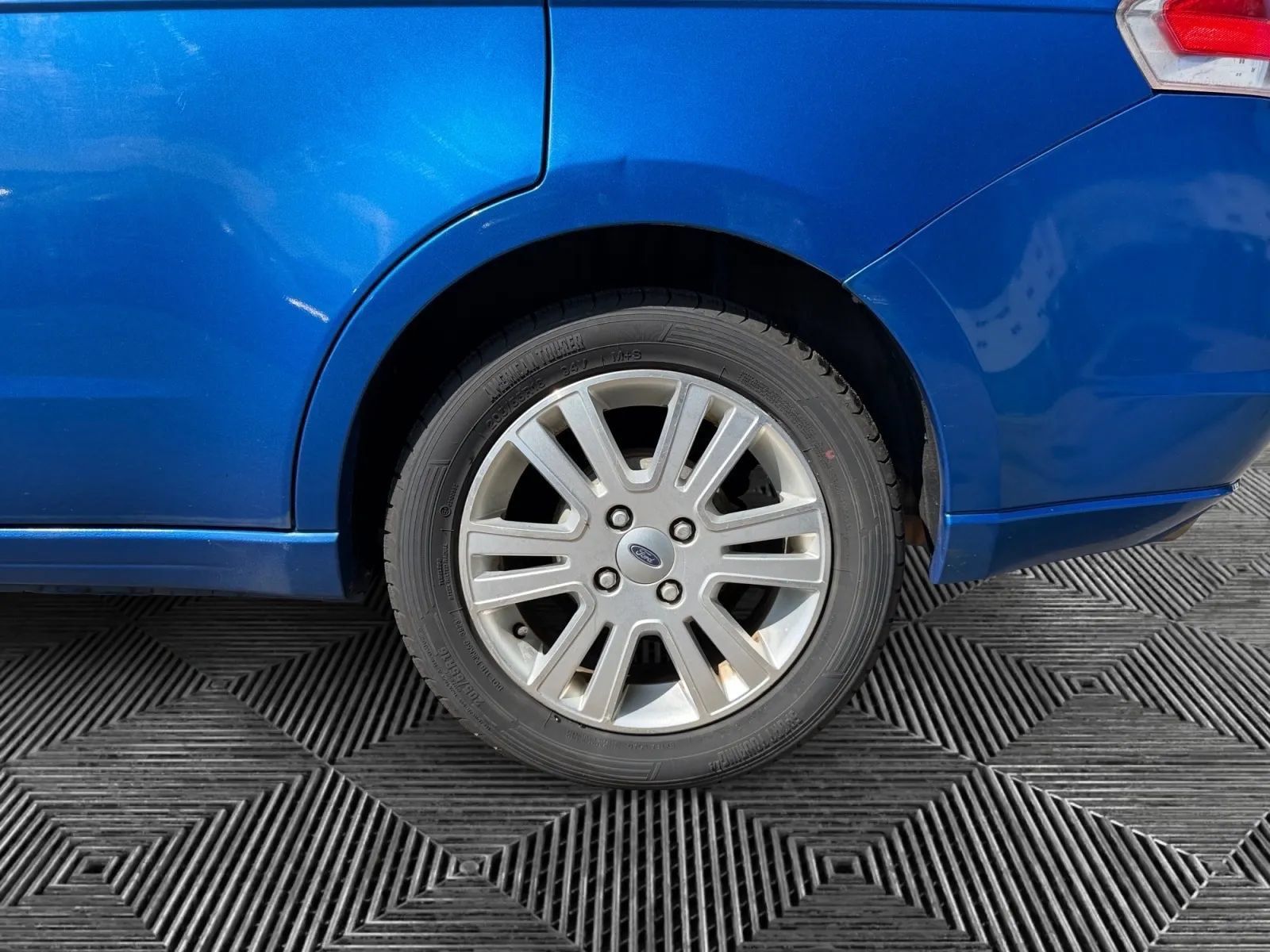 Used 2010 Ford Focus SEL FWD image 16
