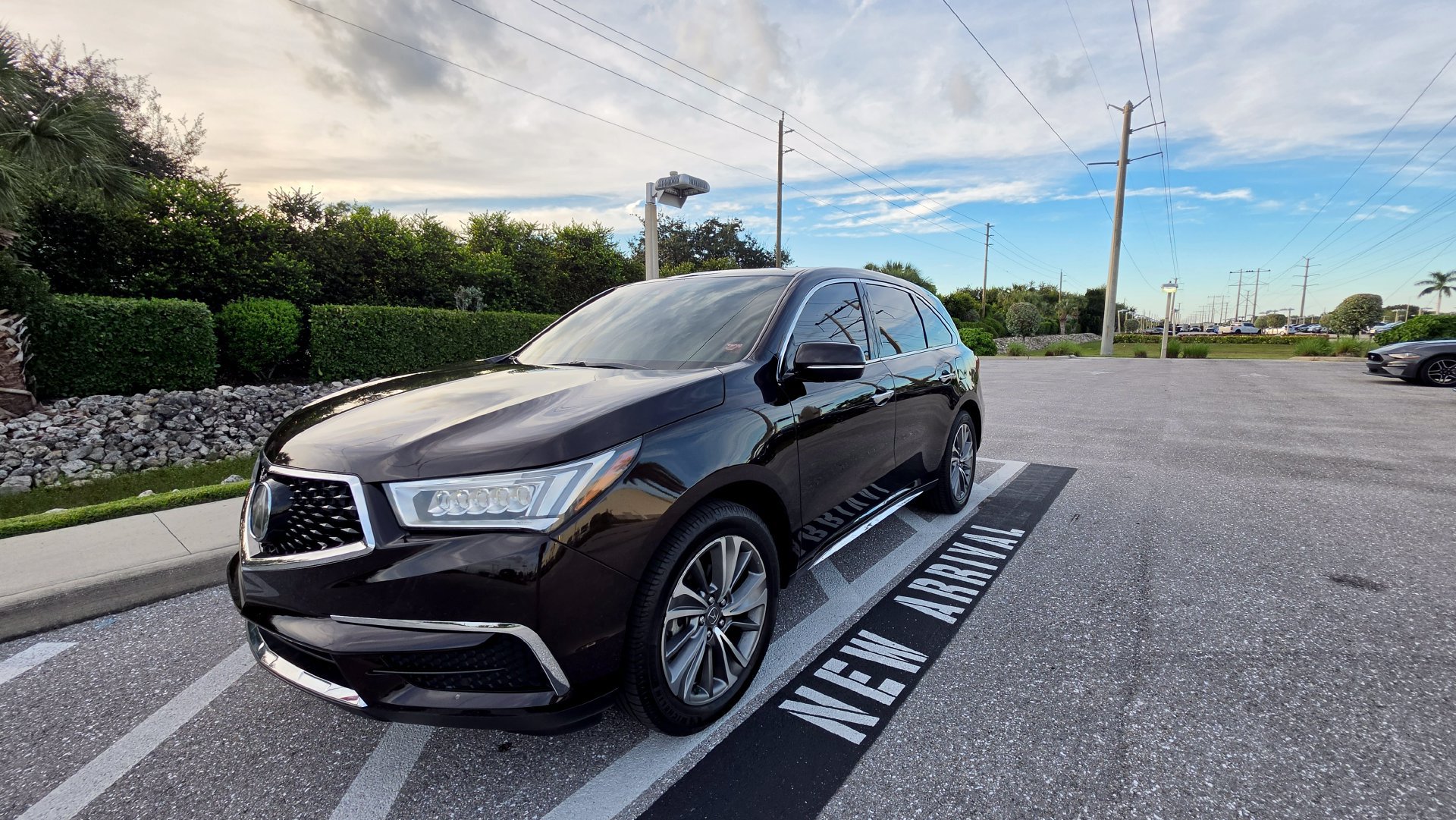 Used 2018 Acura MDX w/ Technology Package FWD image 1