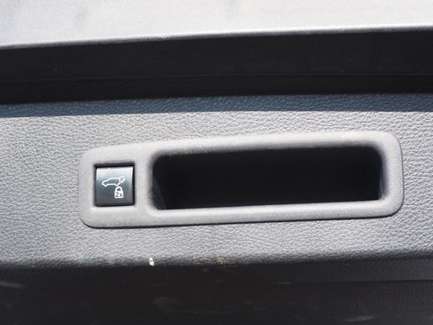 Used 2024 Toyota Sienna Platinum image 18