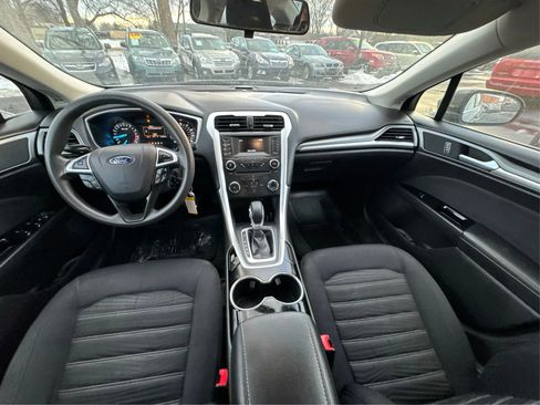 Used 2016 Ford Fusion SE FWD image 26