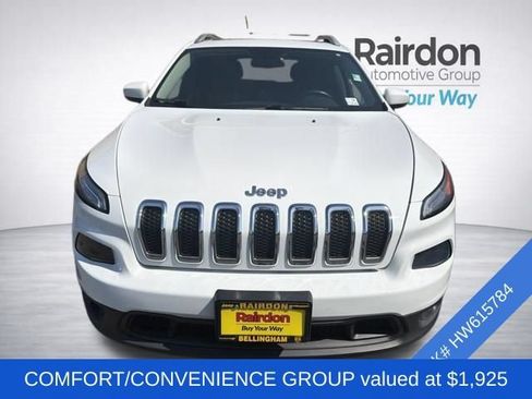 Used 2017 Jeep Cherokee Latitude w/ Comfort/Convenience Group AWD/4WD image 2