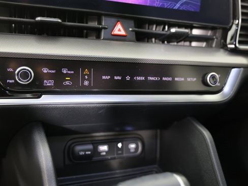 Certified 2025 Kia Sportage SX image 7