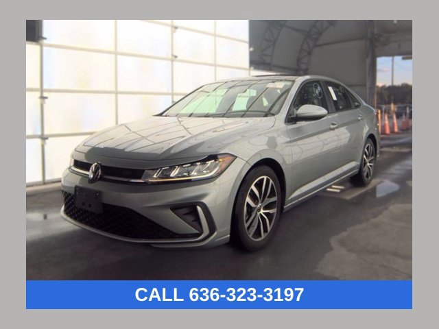 Used 2025 Volkswagen Jetta SE FWD image 1