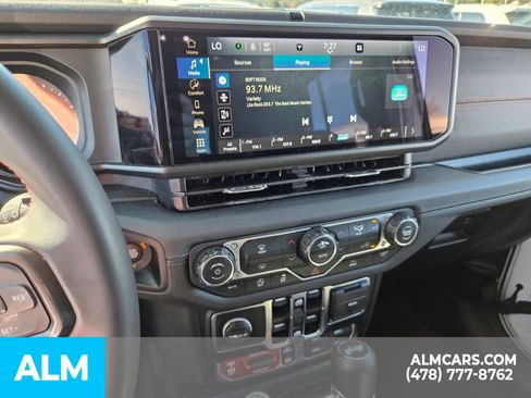 Used 2024 Jeep Wrangler Unlimited Rubicon image 24