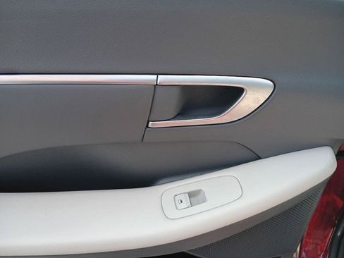 Used 2025 Hyundai Sonata SEL FWD image 15