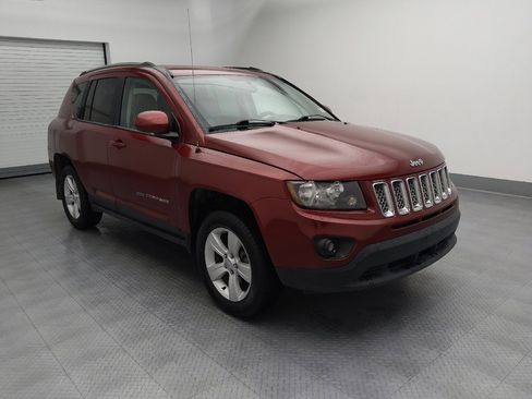 Used 2014 Jeep Compass Latitude FWD image 11