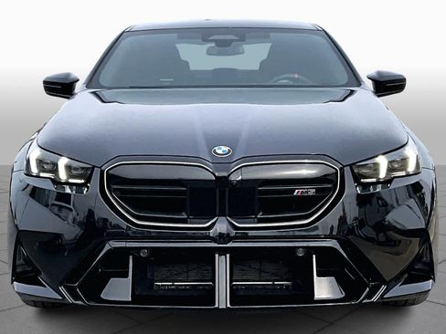 Used 2025 BMW M5 w/ Executive Package image 3
