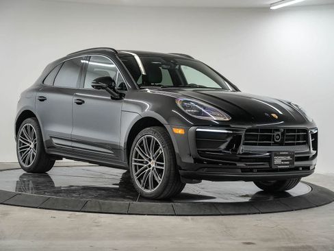 Certified 2026 Porsche Macan AWD/4WD image 5