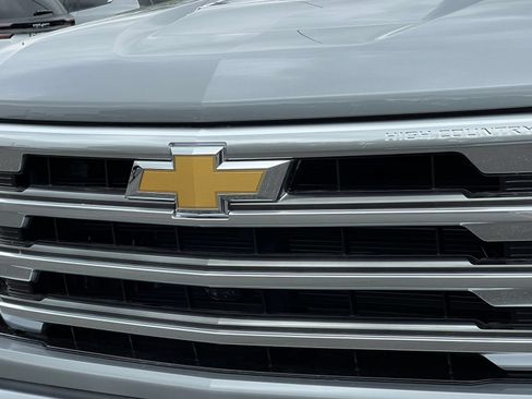 New 2026 Chevrolet Silverado 1500 High Country w/ Technology Package AWD/4WD image 48