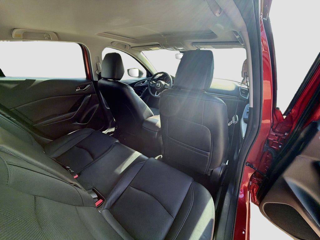 Used 2018 MAZDA MAZDA3 Grand Touring FWD image 29
