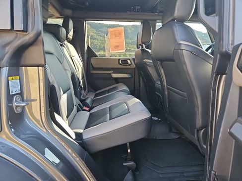Used 2023 Ford Bronco Wildtrak AWD/4WD image 13