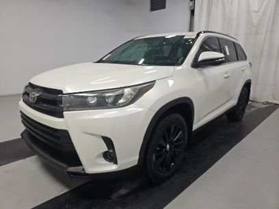 Used 2019 Toyota Highlander SE