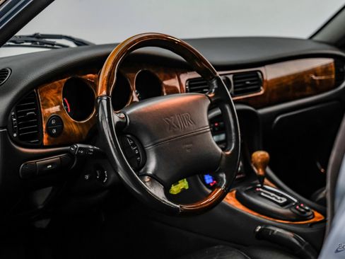 Used 2003 Jaguar XJ8 Fully Serviced image 42