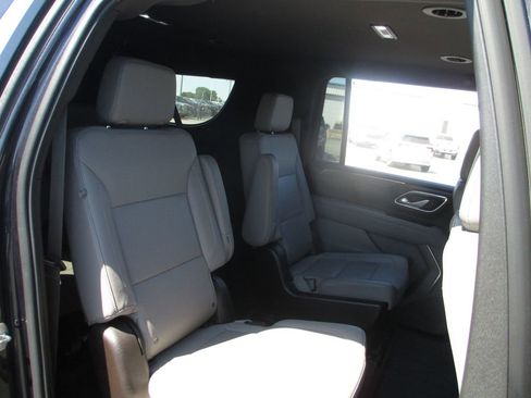 Used 2023 Chevrolet Suburban LT AWD/4WD image 23