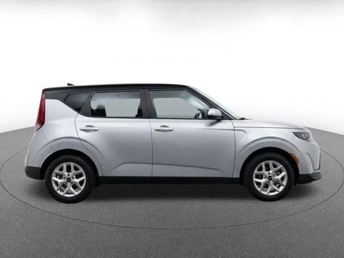 Used 2025 Kia Soul LX w/ LX Technology Package FWD image 14