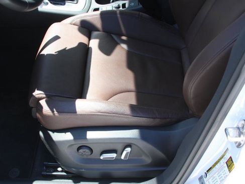 Used 2018 Audi Q3 2.0T Premium Plus w/ Premium Plus Package FWD image 28