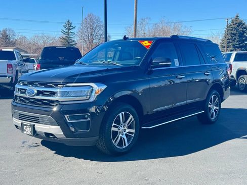 Used 2023 Ford Expedition Limited image 14