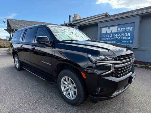 Used 2024 Chevrolet Suburban LT AWD/4WD image 1