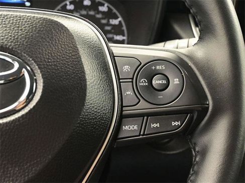 Certified 2025 Toyota Corolla Cross LE image 2