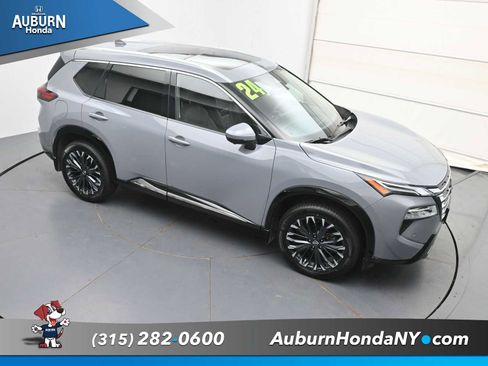 Used 2024 Nissan Rogue Platinum w/ Platinum Premium Package AWD/4WD image 27