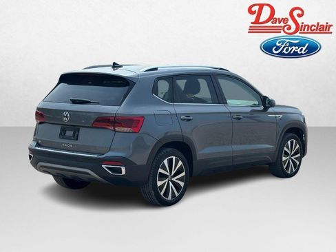 Used 2023 Volkswagen Taos SE FWD image 7