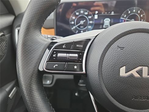 Certified 2024 Kia Seltos SX image 16