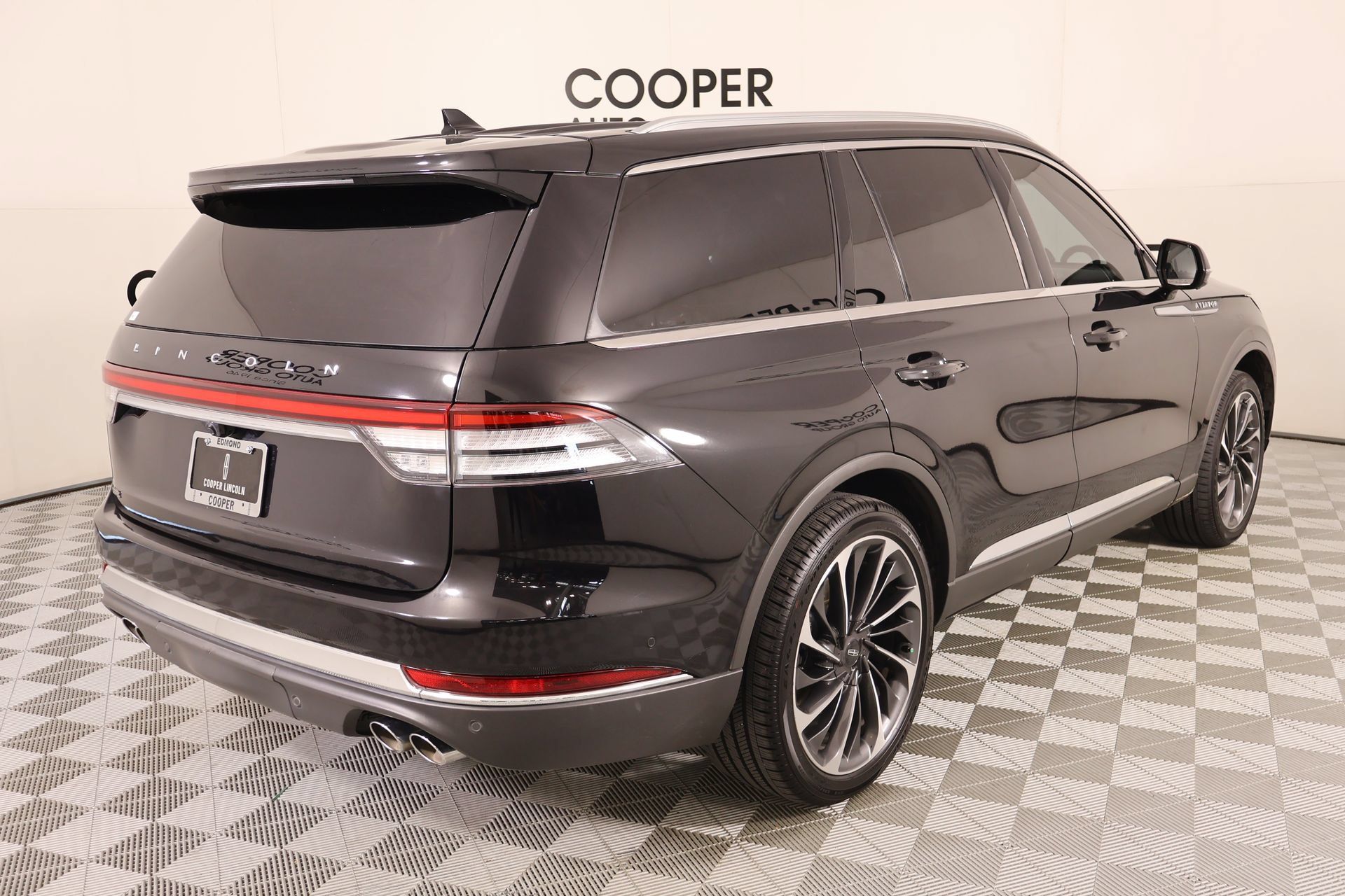 Used 2020 Lincoln Aviator Reserve w/ Equipment Group 202A AWD/4WD image 23