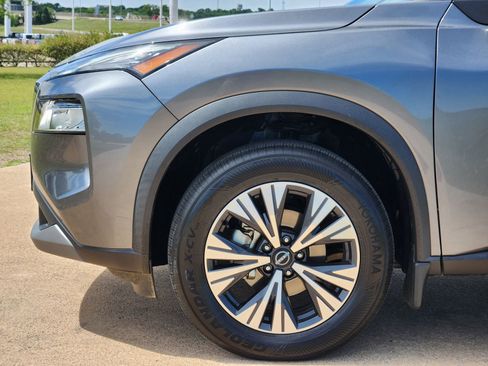 Used 2023 Nissan Rogue SV AWD/4WD image 13