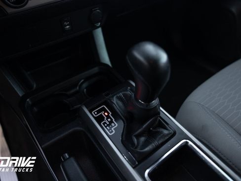 Used 2016 Toyota Tacoma SR5 w/ Towing Package image 33