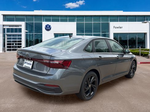 New 2026 Volkswagen Jetta SE FWD image 5