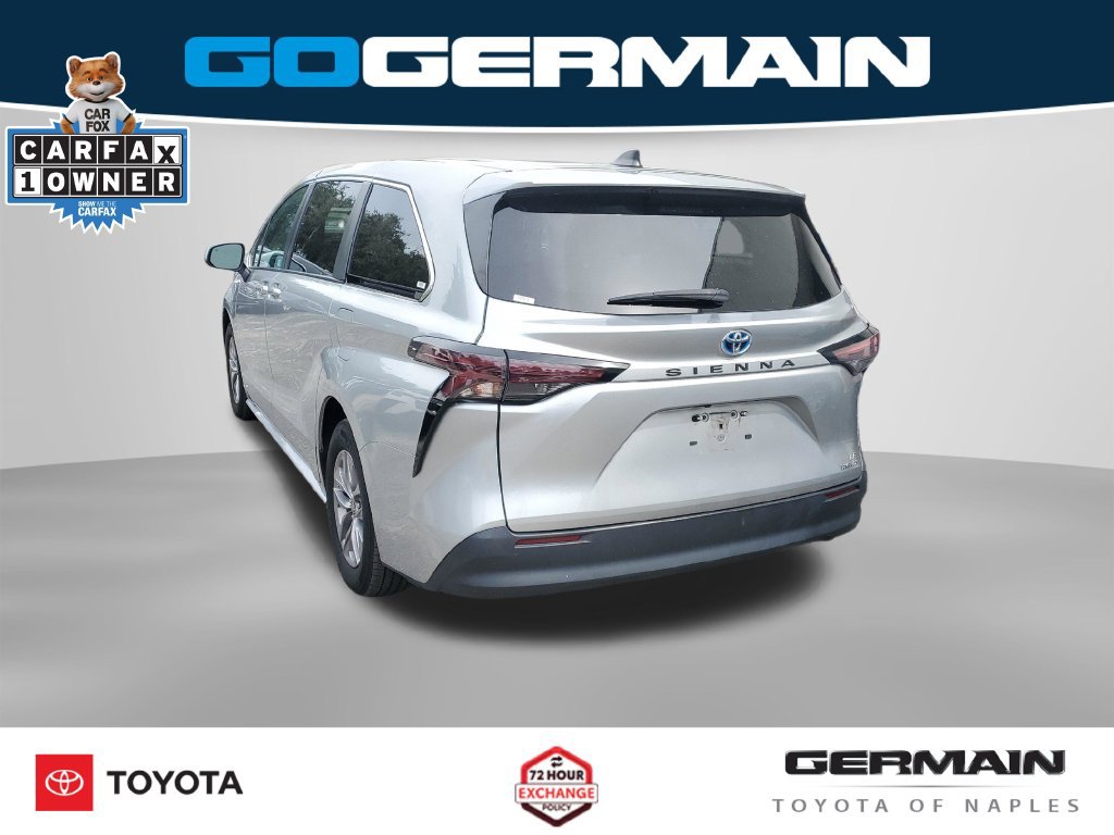 Used 2024 Toyota Sienna LE FWD image 11