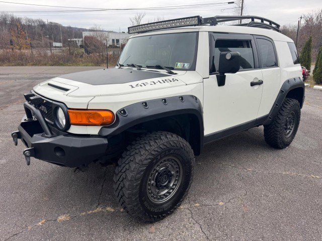 Used 2014 Toyota FJ Cruiser 4WD w/ Upgrade Package image 2