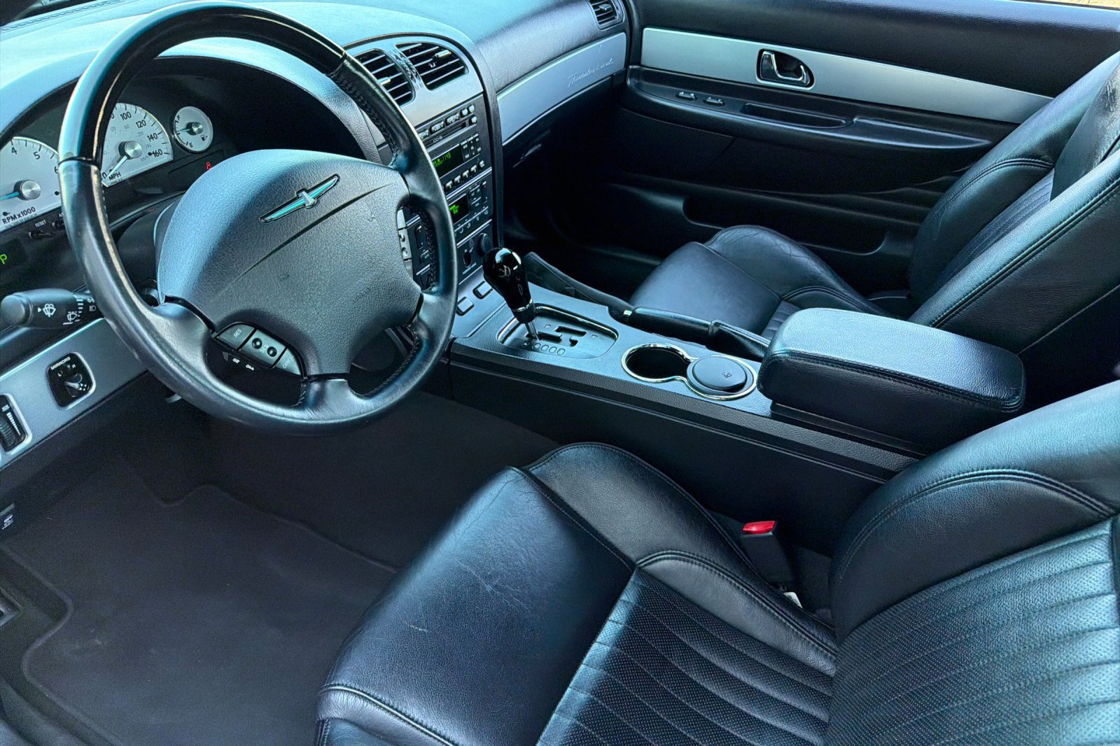 Used 2005 Ford Thunderbird RWD image 9