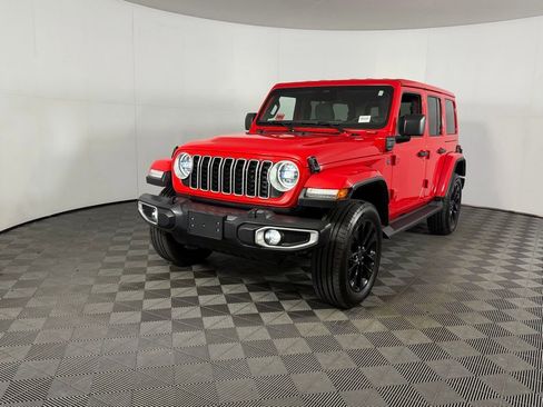 Used 2025 Jeep Wrangler Unlimited Sahara AWD/4WD image 10