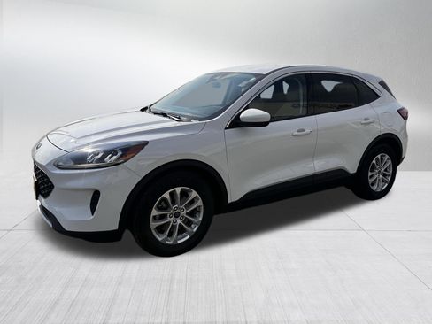 Certified 2021 Ford Escape SE w/ Cold Weather Package FWD image 3