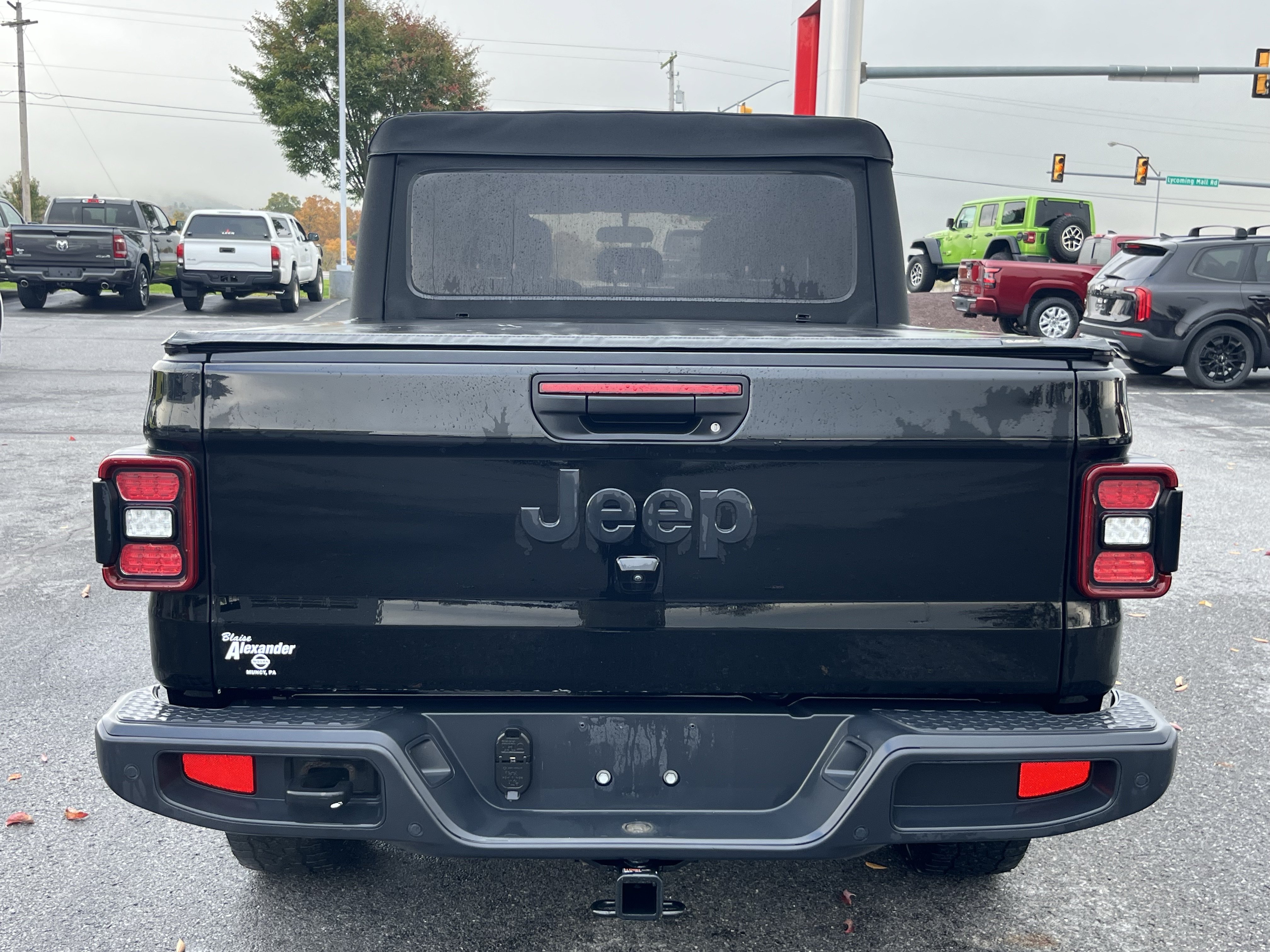 Used 2020 Jeep Gladiator Sport AWD/4WD image 6