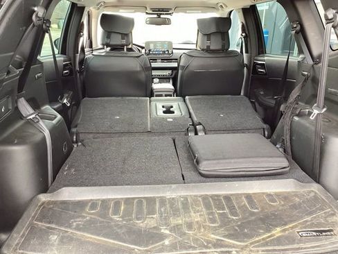 Used 2023 Mitsubishi Outlander SE image 13