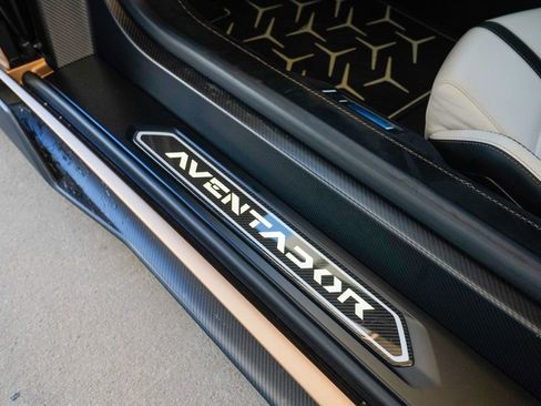 Used 2020 Lamborghini Aventador SVJ image 60