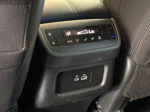 Used 2025 Nissan Pathfinder SV FWD image 24