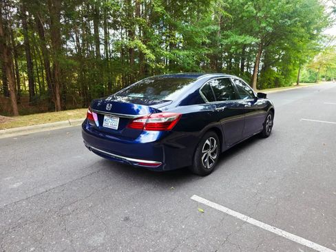 Used 2017 Honda Accord LX image 5