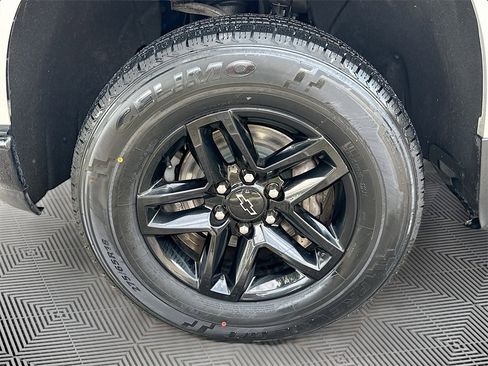 Used 2020 Chevrolet Silverado 1500 LT Trail Boss image 32