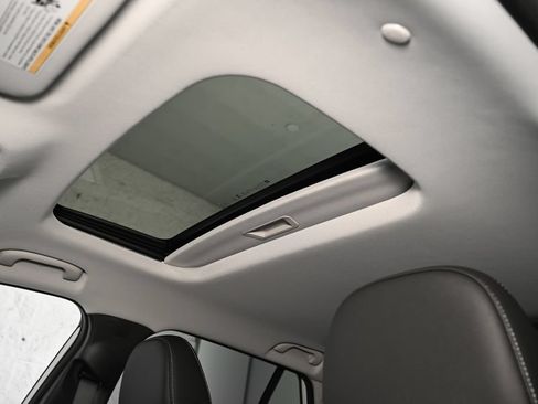 Used 2026 Chevrolet Trax LT w/ Sunroof Package FWD image 17