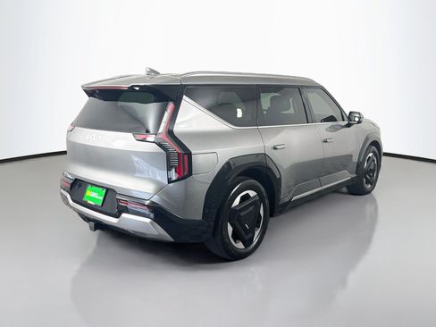 Used 2024 Kia EV9 Land AWD/4WD image 10