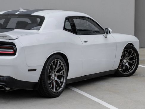 Used 2015 Dodge Challenger SRT w/ Technology Group RWD image 13