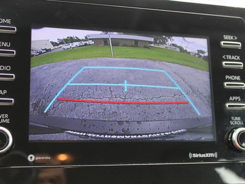 Used 2024 Toyota Camry SE image 28